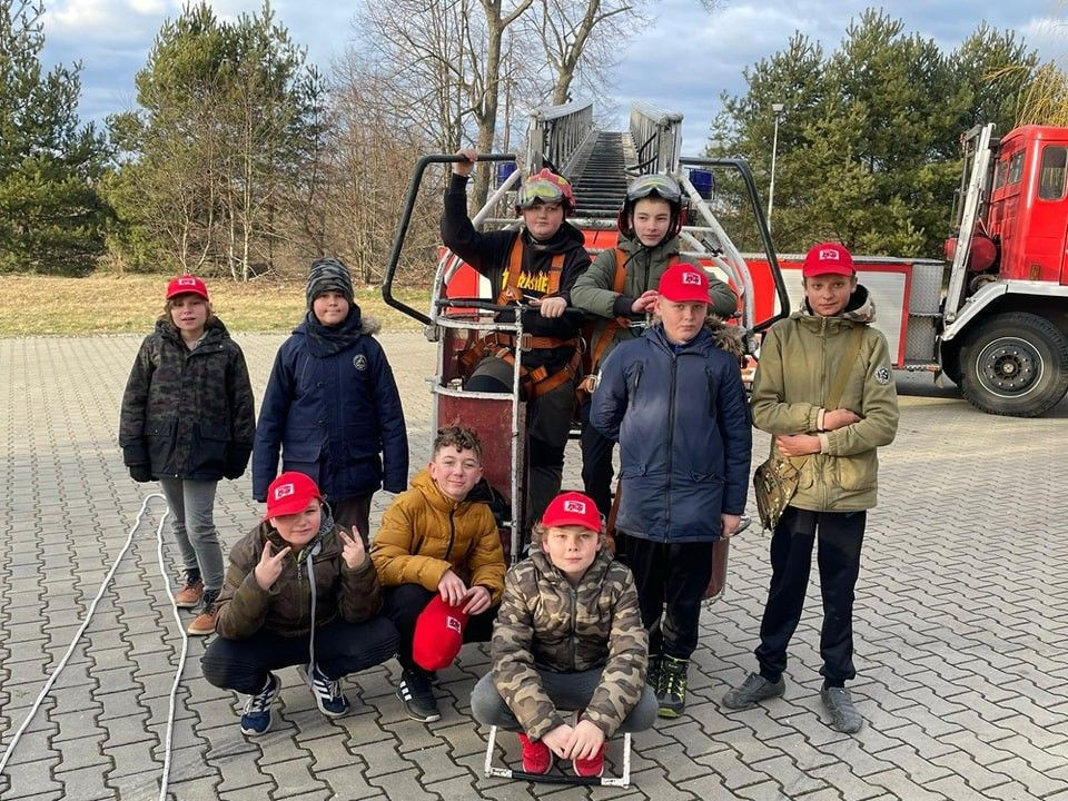 Młodzi strażacy z Nowogrodźca