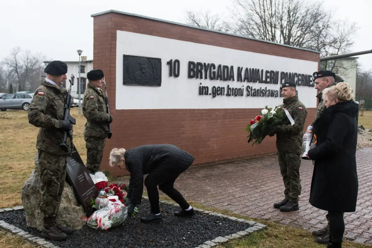 Uroczystość w 10 Brygadzie Kawalerii Pancernej w Świętoszowie
