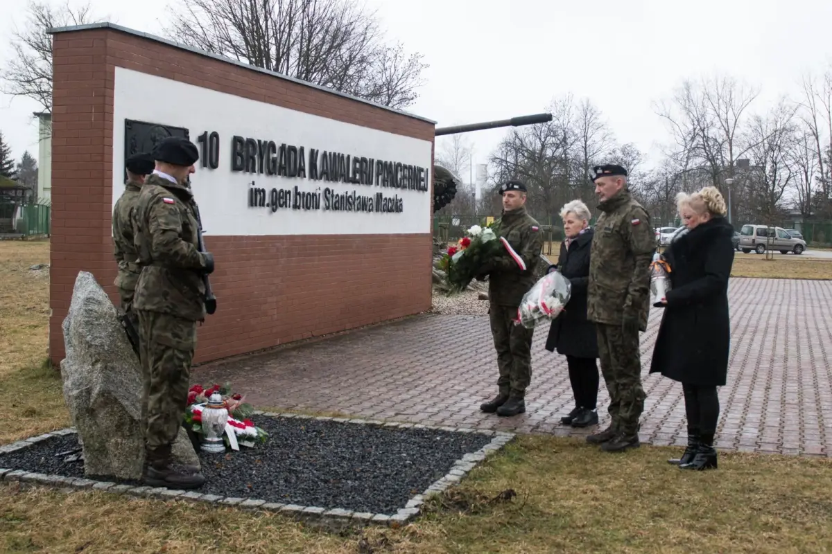 Uroczystość w 10 Brygadzie Kawalerii Pancernej w Świętoszowie