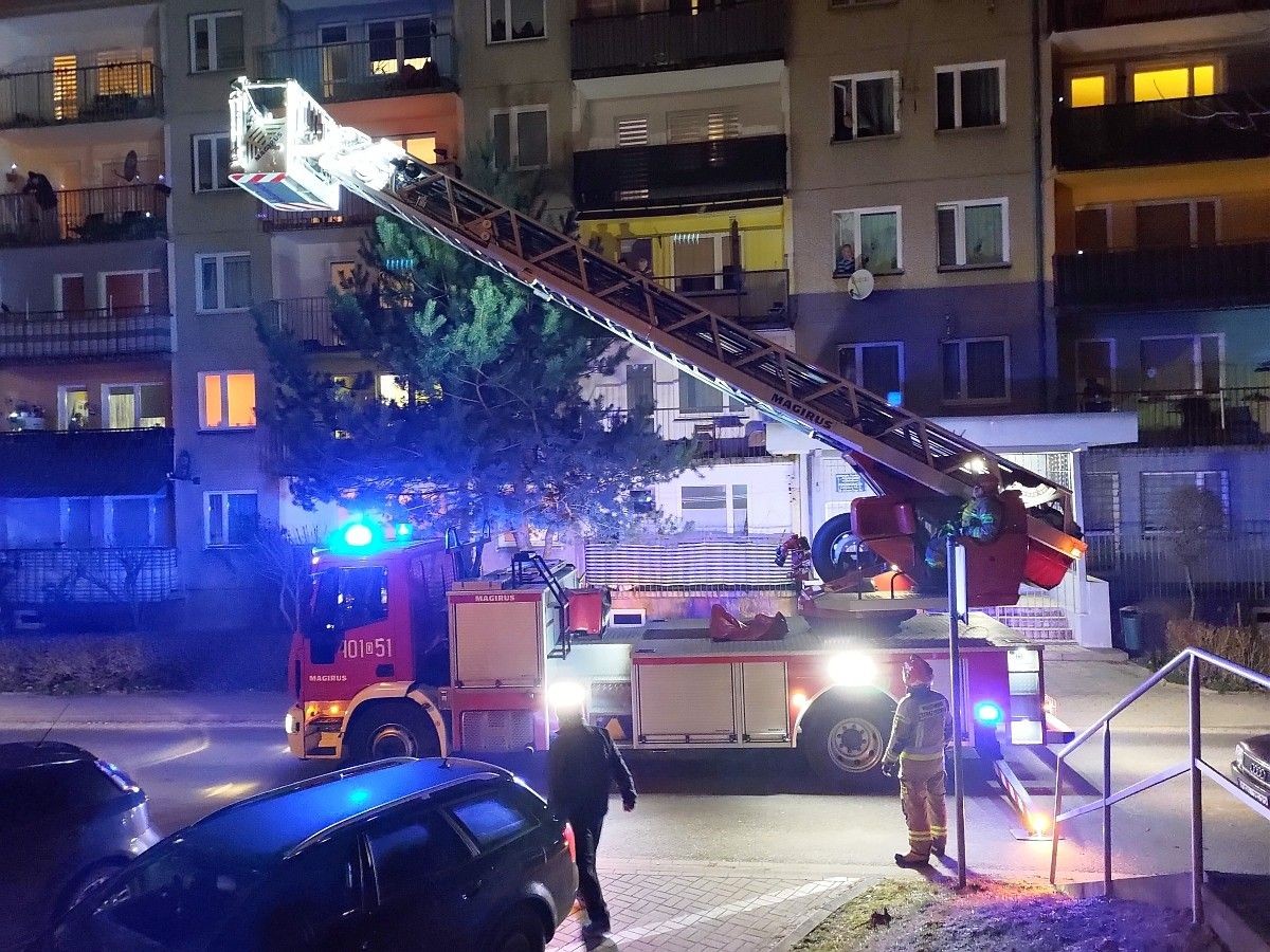 Akcja straży w bloku przy Starzyńskiego