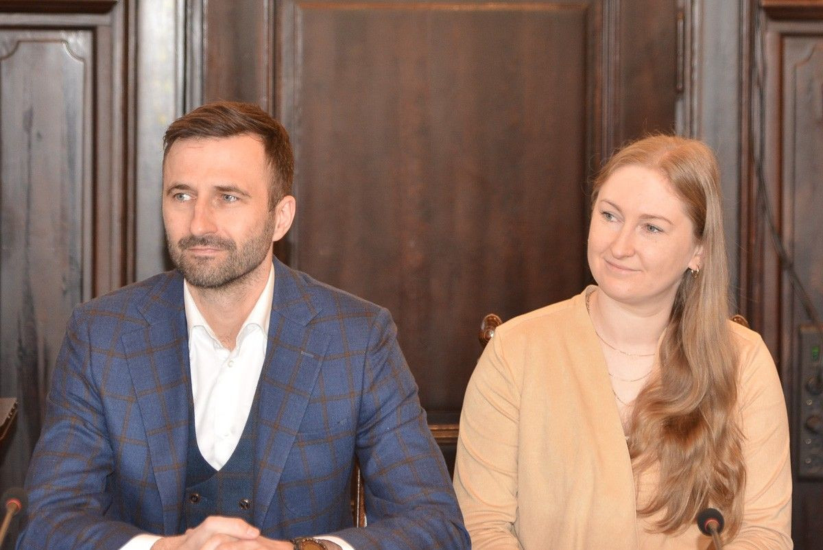 Podpisanie umowy w Sali Rajców bolesławieckiego ratusza