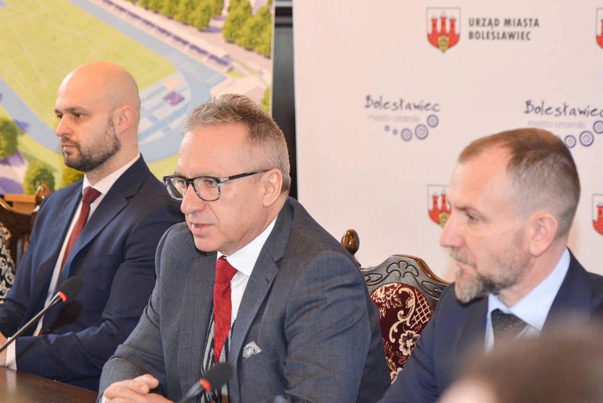 Podpisanie umowy w Sali Rajców bolesławieckiego ratusza