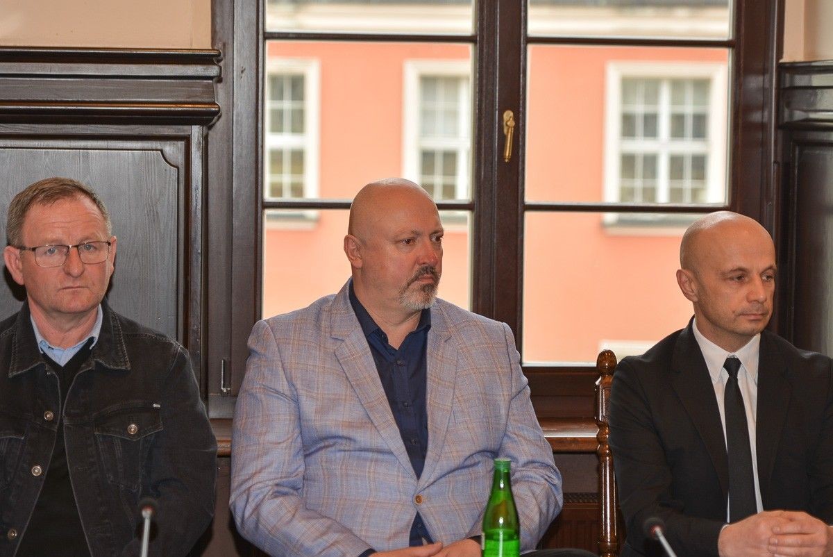 Podpisanie umowy w Sali Rajców bolesławieckiego ratusza