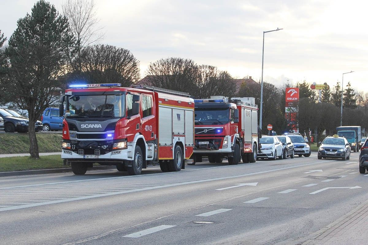 Zderzenie dwóch aut przy alei Tysiąclecia