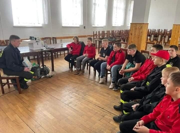 Szkolenie dla młodych strażaków z Nowogrodźca