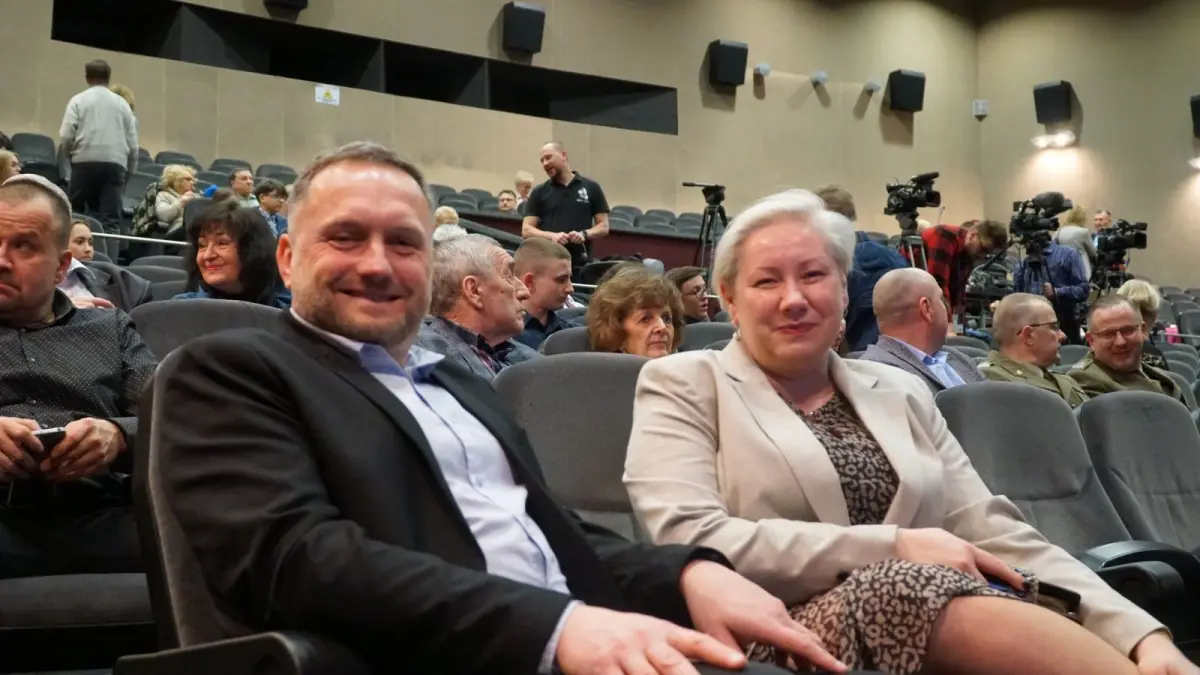 Powiatowe jednostki i uczniowie szkół uhonorowani