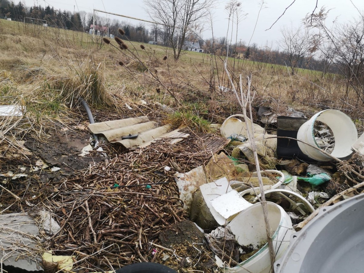 Boiska, które wójt zgodził się udostępnić dzieciakom do gry w piłkę zamiast sadionu w Raciborowicach