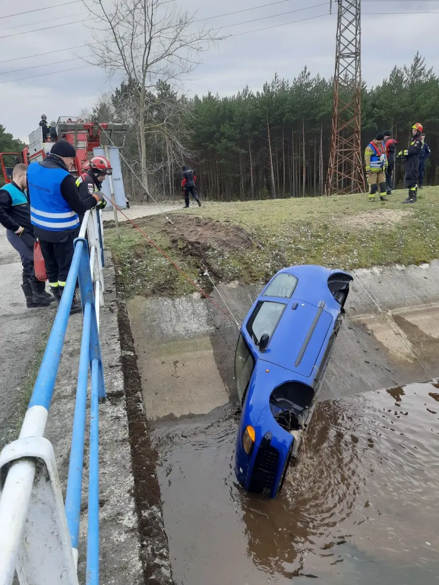Spektakularne ćwiczenia strażaków z udziałem bolesławieckich mundurowych