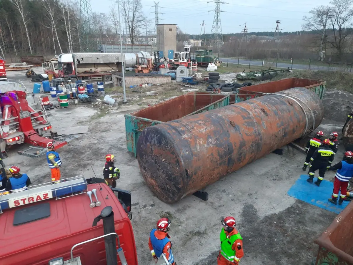 Spektakularne ćwiczenia strażaków z udziałem bolesławieckich mundurowych