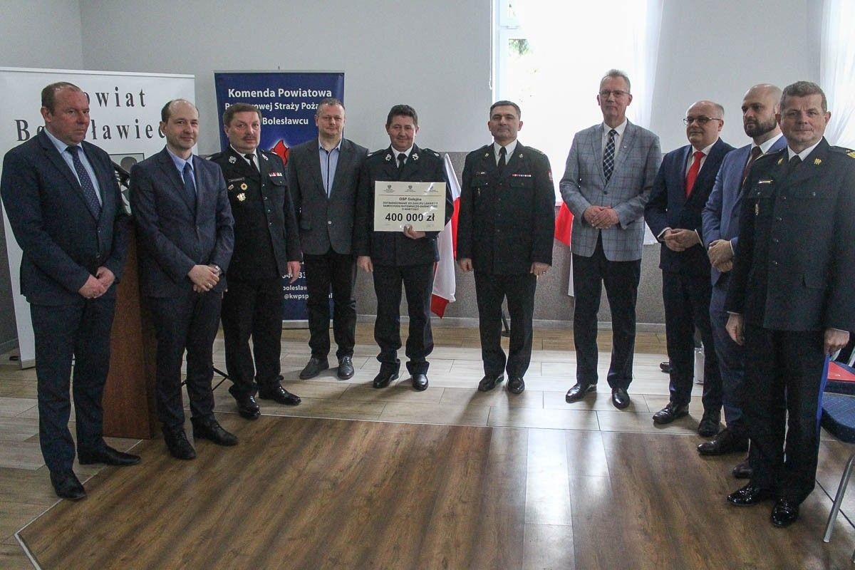 Uroczyste przekazanie promes dla jednostek OSP z powiatu bolesławieckiego, lwóweckiego i karkonoskiego