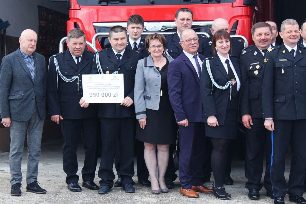 Uroczyste przekazanie promes dla jednostek OSP z powiatu bolesławieckiego, lwóweckiego i karkonoskiego