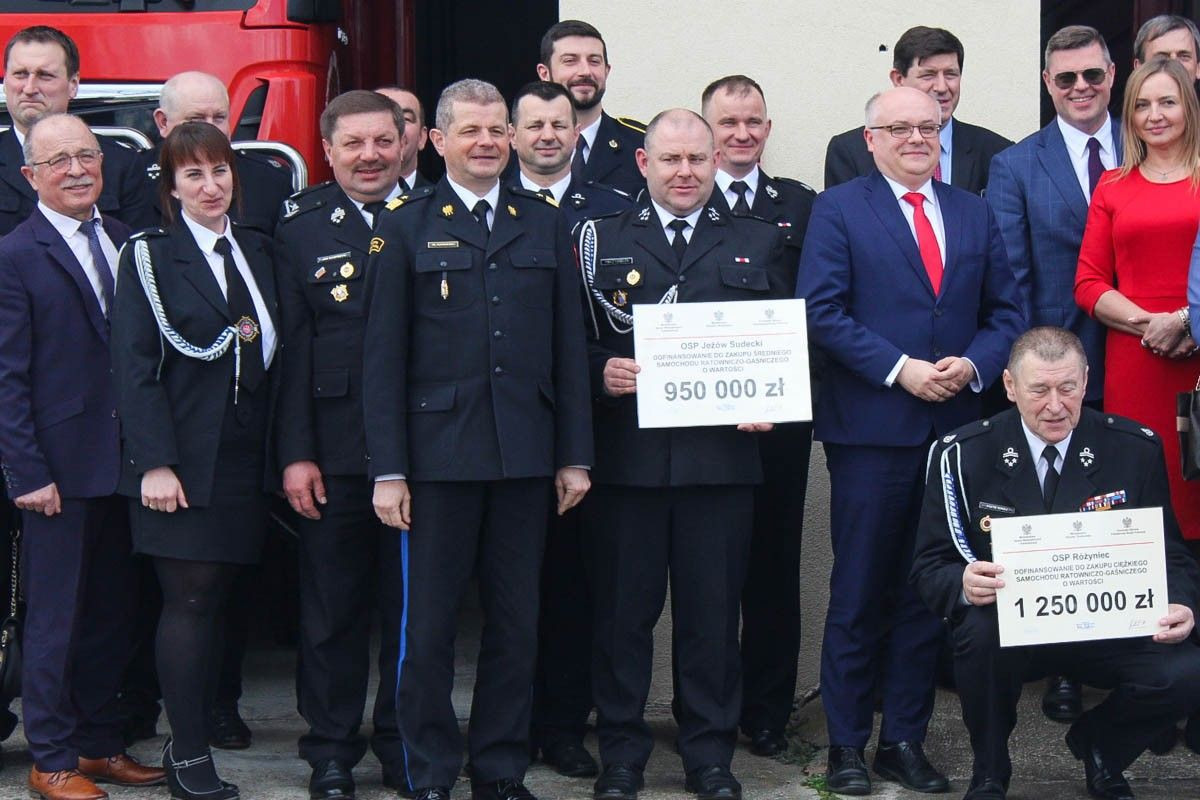 Uroczyste przekazanie promes dla jednostek OSP z powiatu bolesławieckiego, lwóweckiego i karkonoskiego