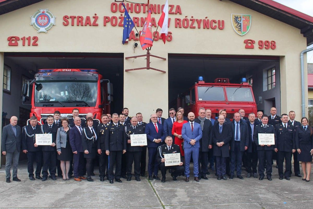 Uroczyste przekazanie promes dla jednostek OSP z powiatu bolesławieckiego, lwóweckiego i karkonoskiego