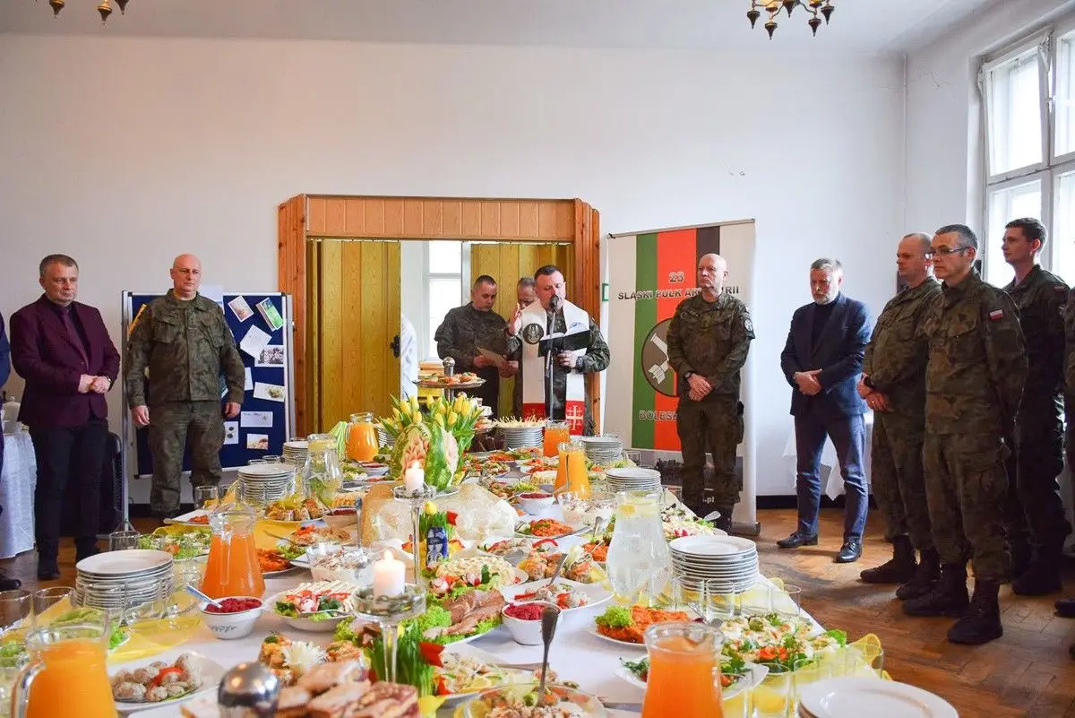 Spotkanie wielkanocne w 23 Śląskim Pułku Artylerii w Bolesławcu