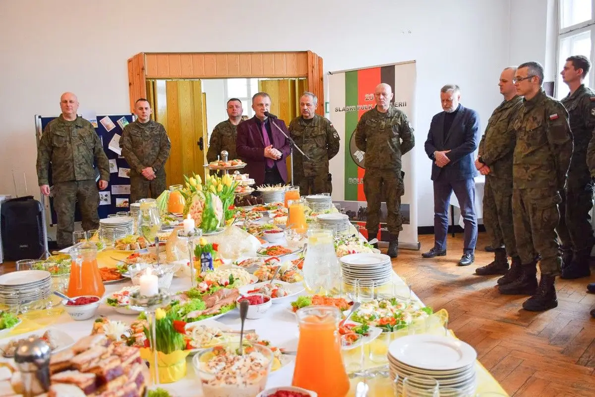 Spotkanie wielkanocne w 23 Śląskim Pułku Artylerii w Bolesławcu