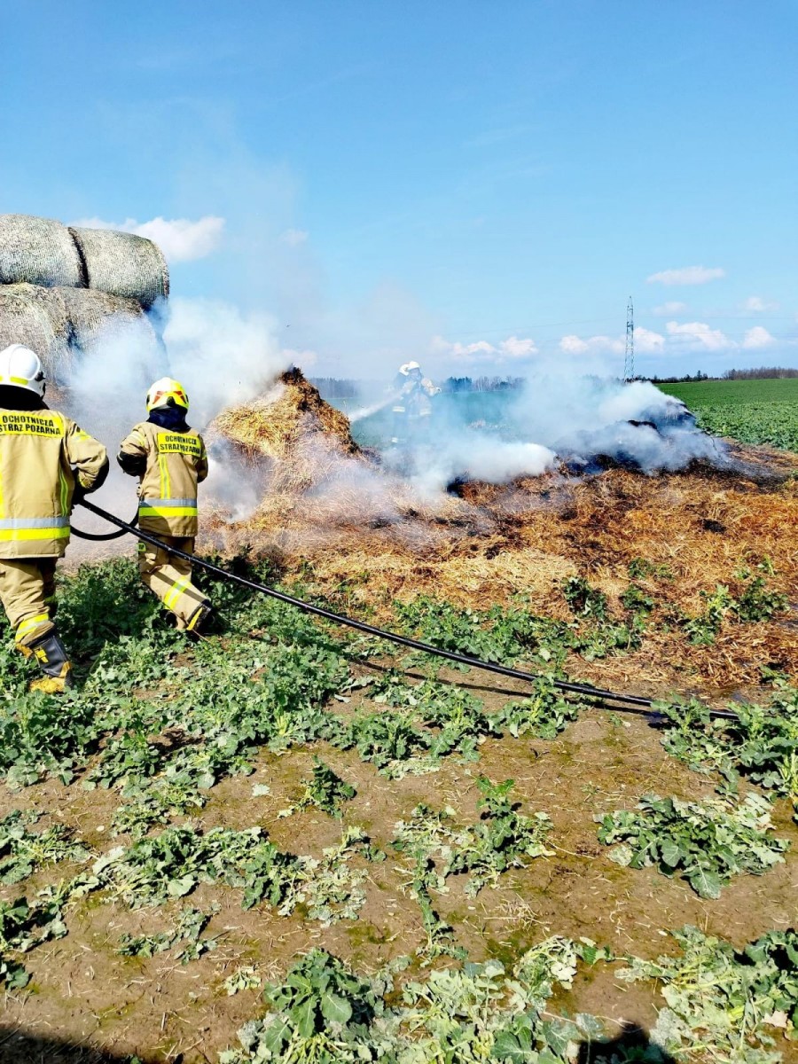Pożar między Starymi Jaroszowicami a Wartowicami