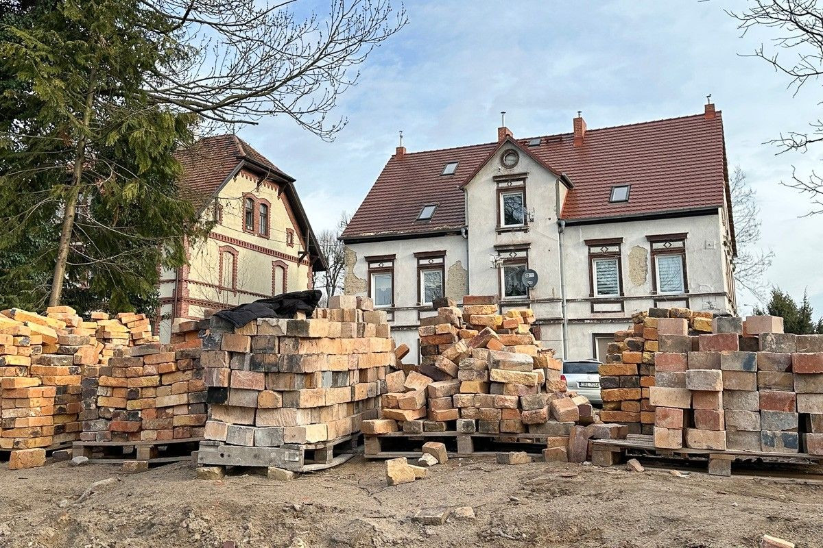 Demontaż zabytkowego pieca