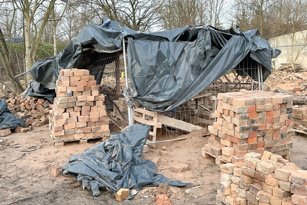 Demontaż zabytkowego pieca