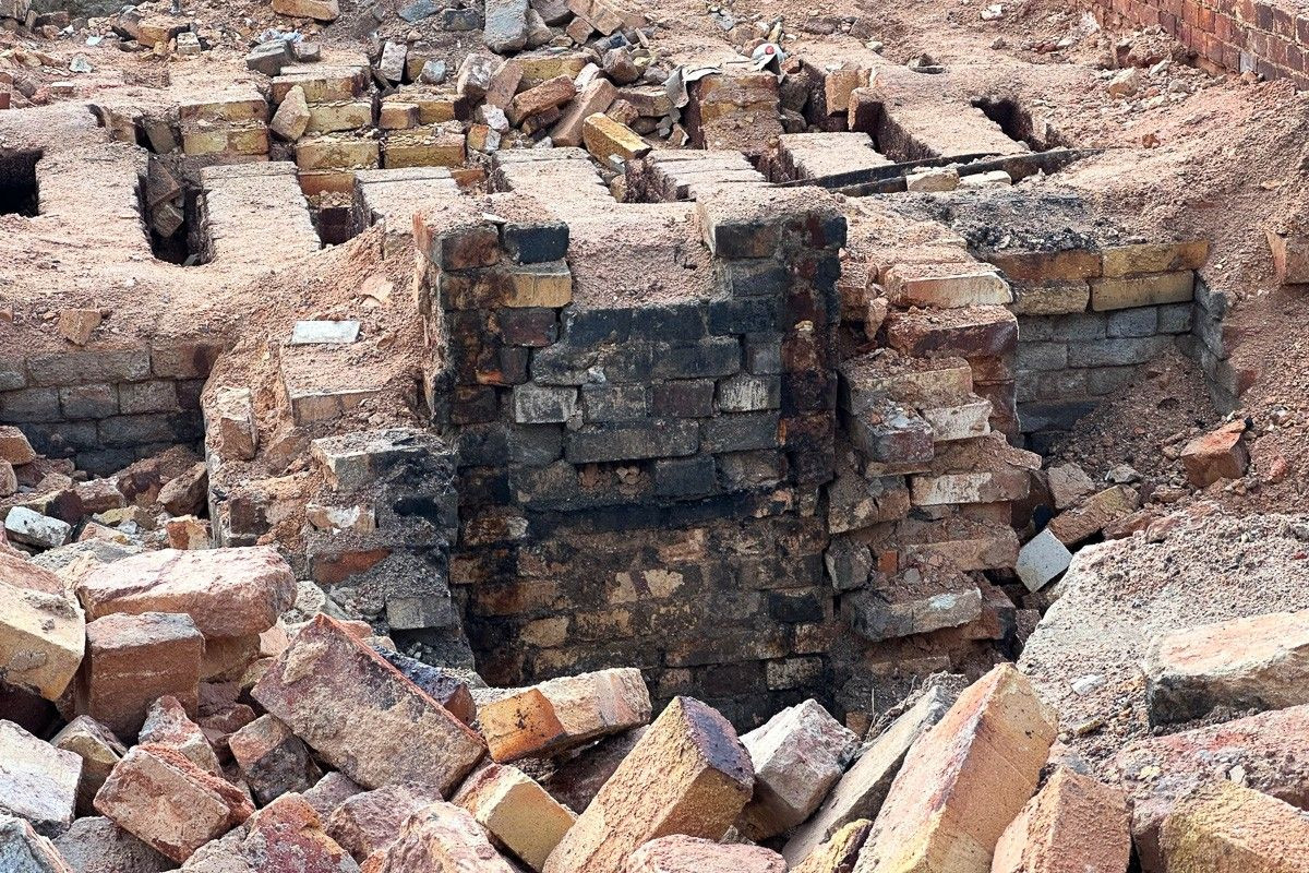 Demontaż zabytkowego pieca