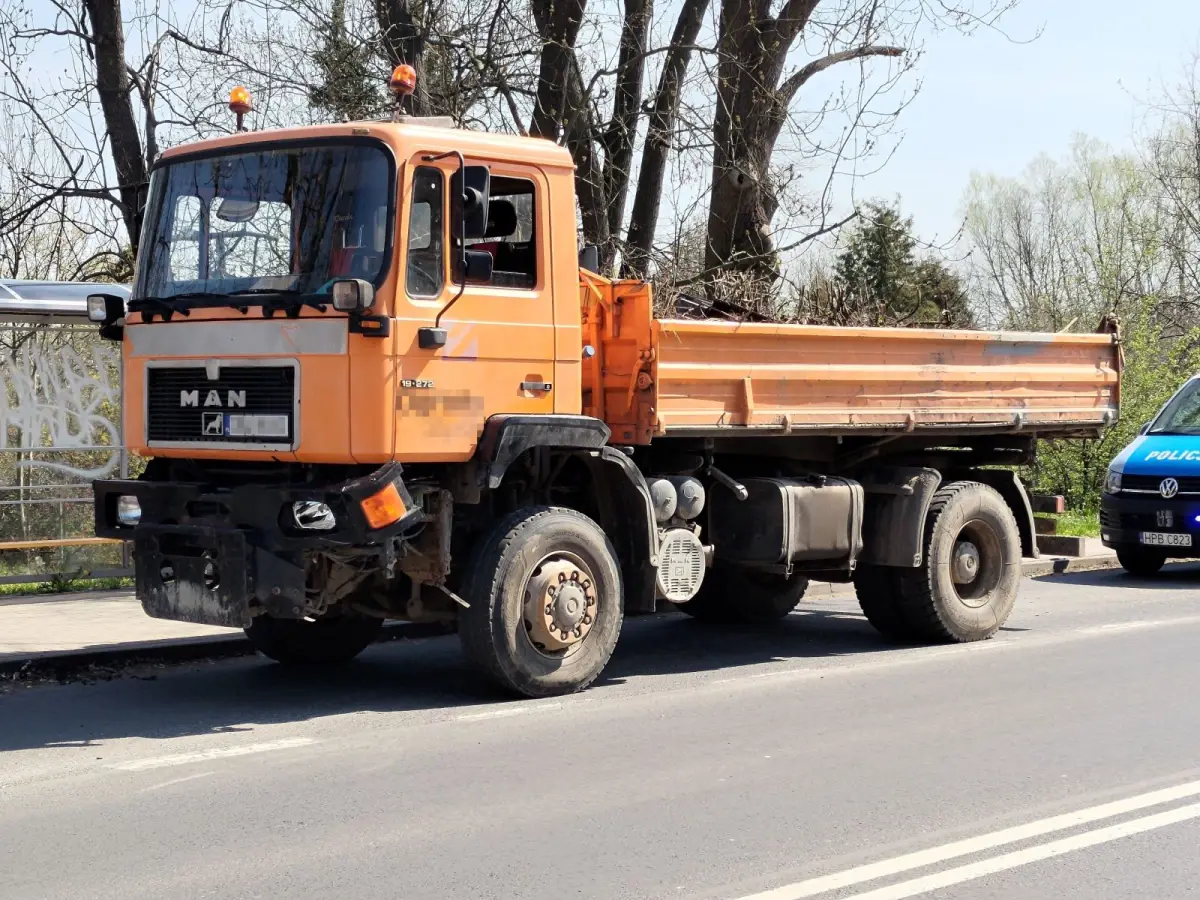 Kolizja koło mostu