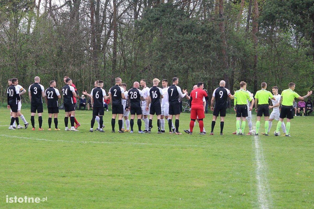 Galeria z meczu KS Kolonia Bolesławiec - BKS II Bolesławiec