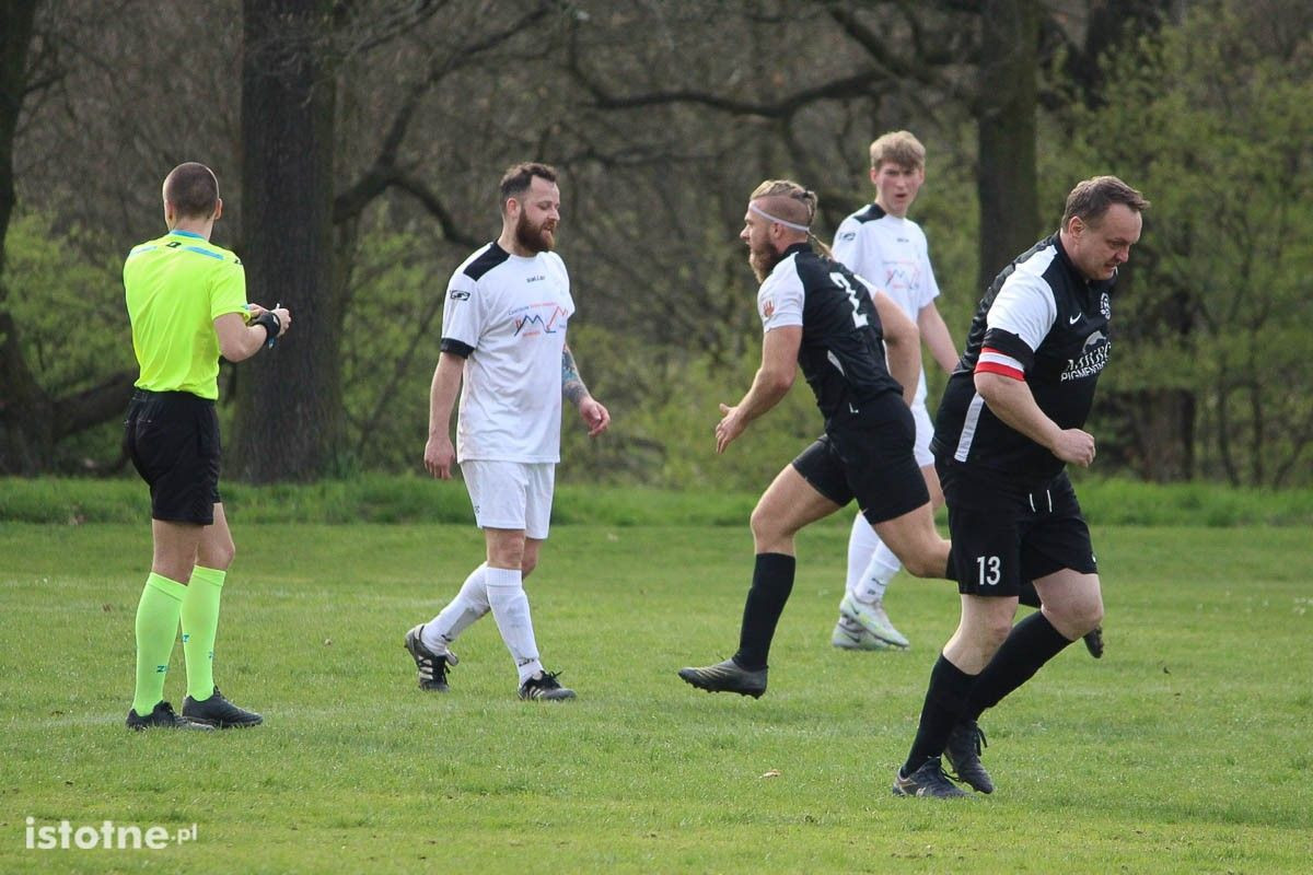 Galeria z meczu KS Kolonia Bolesławiec - BKS II Bolesławiec