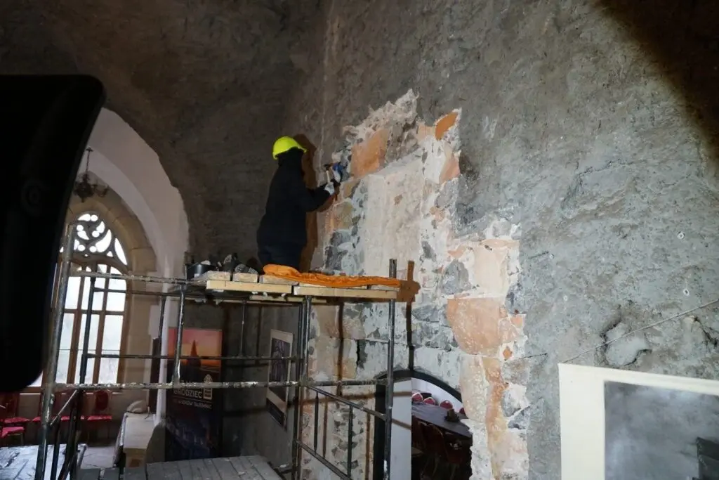 Prace na Zamku Grodziec