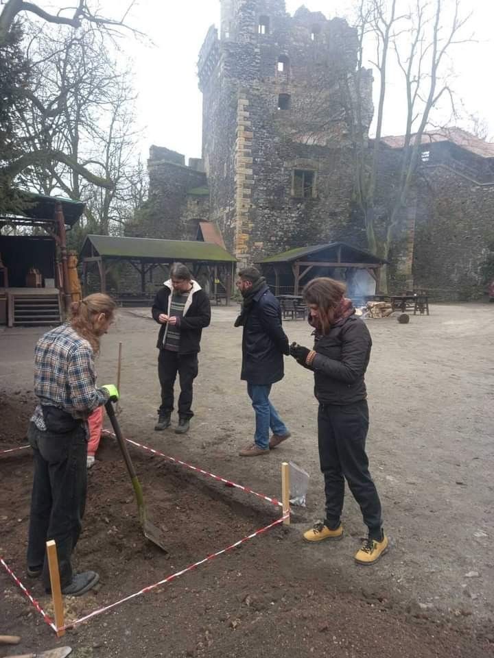 Prace na Zamku Grodziec