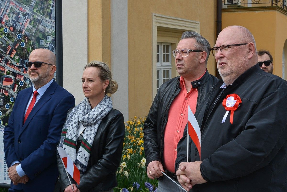 Święto Flagi Rzeczypospolitej Polskiej na bolesławieckim rynku