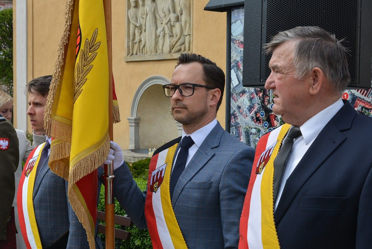 Święto Flagi Rzeczypospolitej Polskiej na bolesławieckim rynku