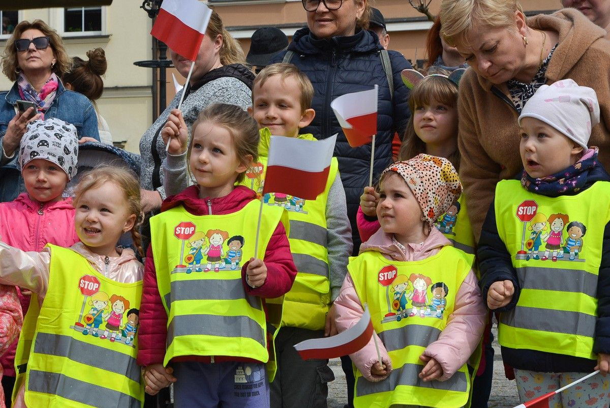 Święto Flagi Rzeczypospolitej Polskiej na bolesławieckim rynku