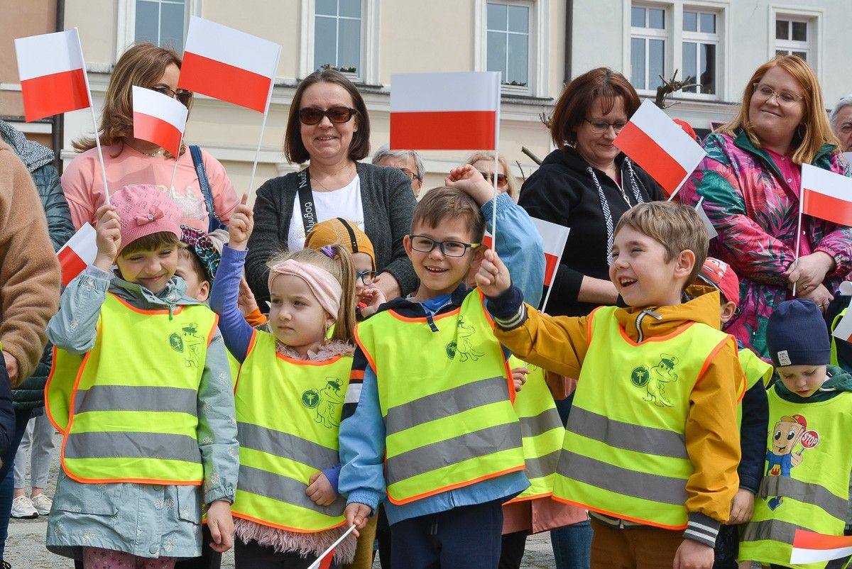 Święto Flagi Rzeczypospolitej Polskiej na bolesławieckim rynku