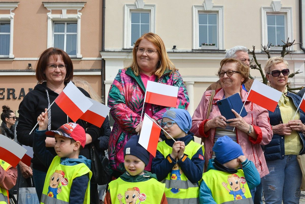 Święto Flagi Rzeczypospolitej Polskiej na bolesławieckim rynku