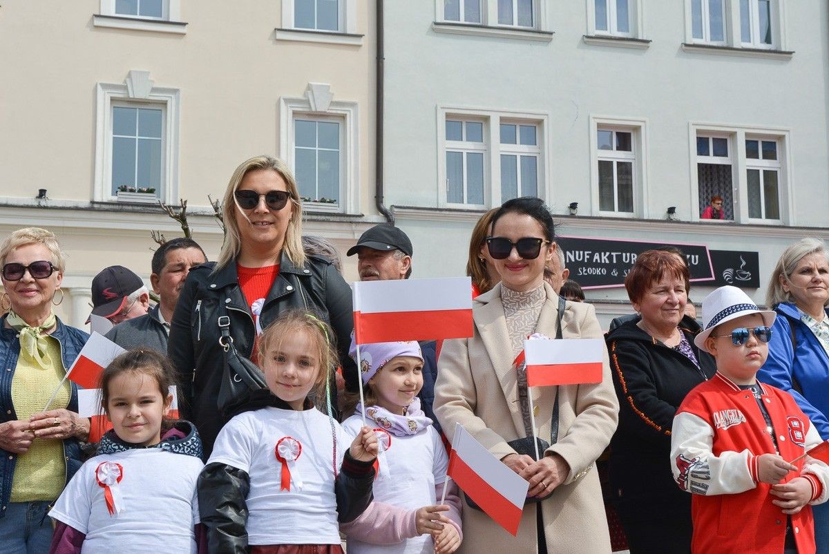 Święto Flagi Rzeczypospolitej Polskiej na bolesławieckim rynku