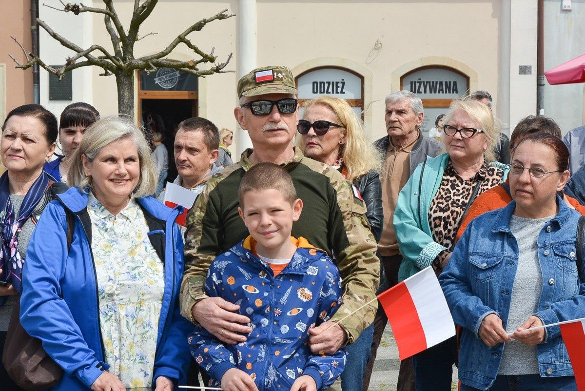 Święto Flagi Rzeczypospolitej Polskiej na bolesławieckim rynku