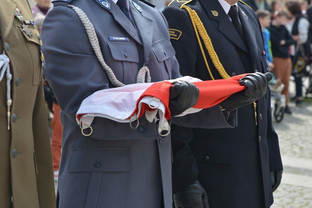 Święto Flagi Rzeczypospolitej Polskiej na bolesławieckim rynku