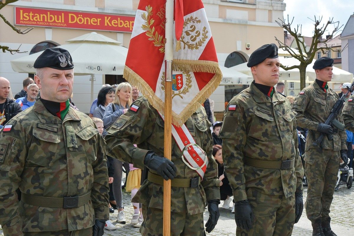 Święto Flagi Rzeczypospolitej Polskiej na bolesławieckim rynku