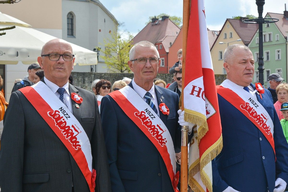 Święto Flagi Rzeczypospolitej Polskiej na bolesławieckim rynku
