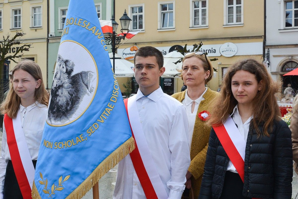 Święto Flagi Rzeczypospolitej Polskiej na bolesławieckim rynku