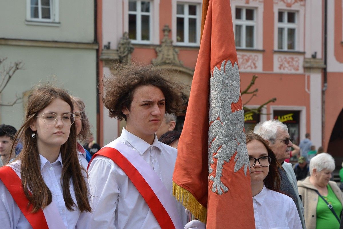 Święto Flagi Rzeczypospolitej Polskiej na bolesławieckim rynku