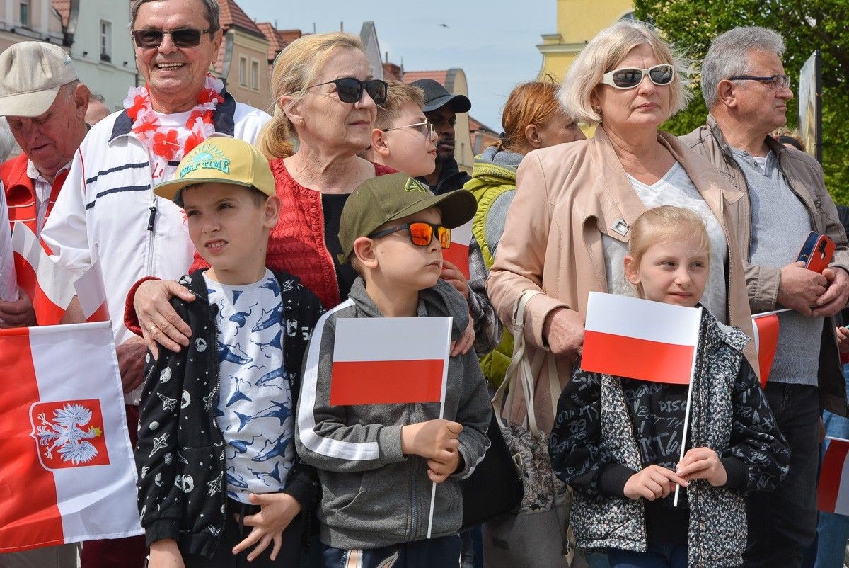 Święto Flagi Rzeczypospolitej Polskiej na bolesławieckim rynku