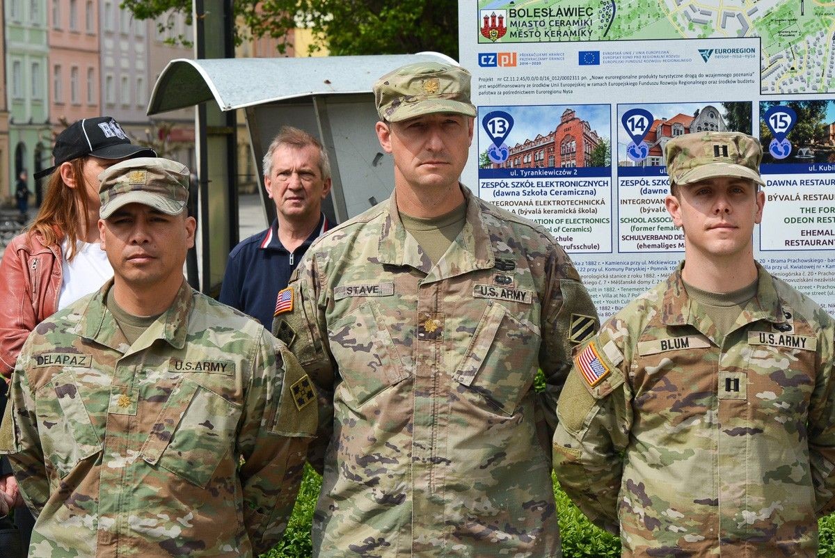 Święto Flagi Rzeczypospolitej Polskiej na bolesławieckim rynku