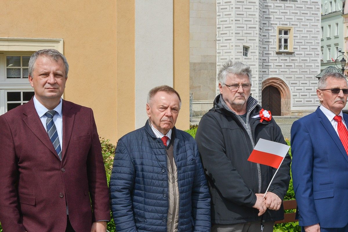 Święto Flagi Rzeczypospolitej Polskiej na bolesławieckim rynku