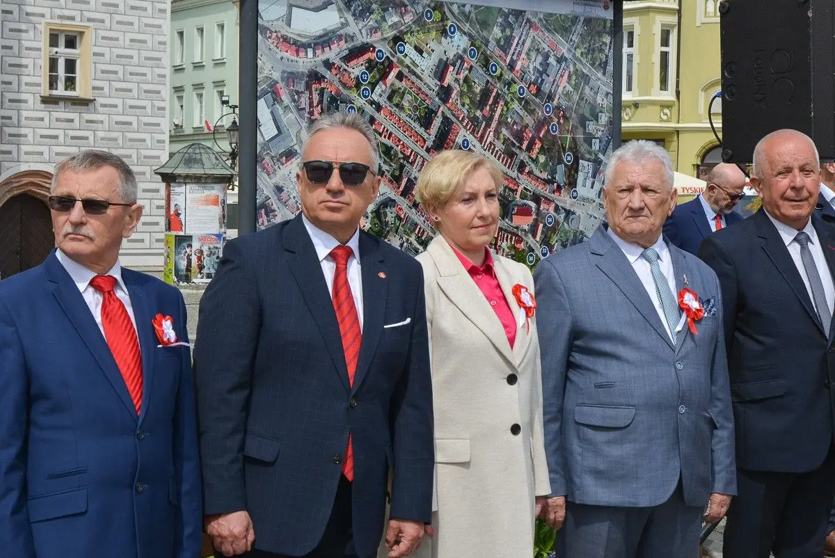 Święto Flagi Rzeczypospolitej Polskiej na bolesławieckim rynku