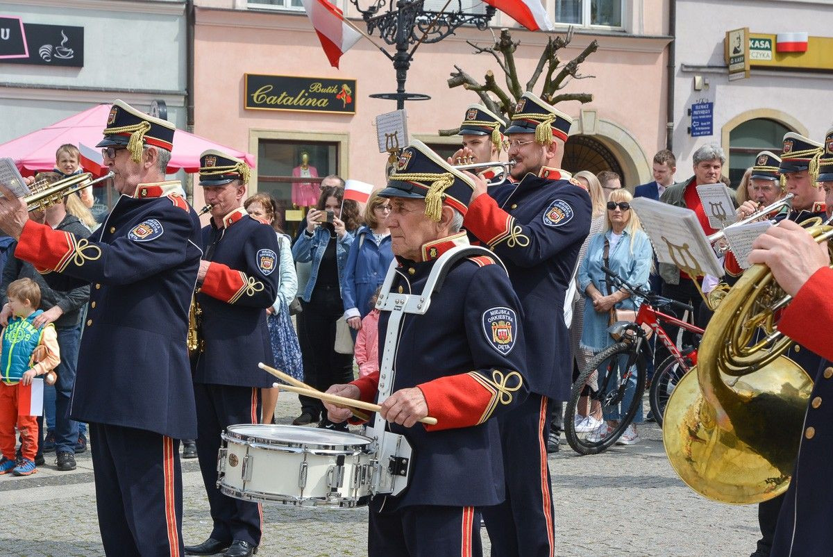 Święto Flagi Rzeczypospolitej Polskiej na bolesławieckim rynku