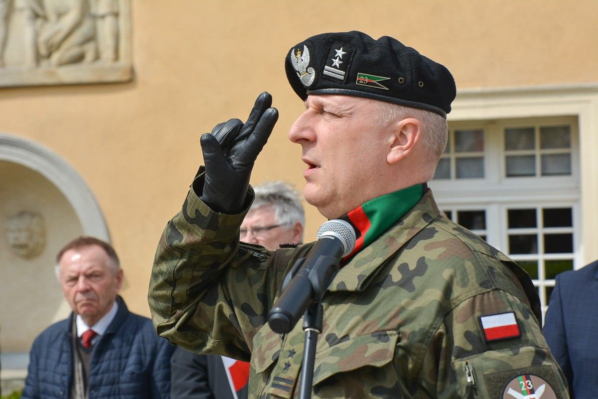 Święto Flagi Rzeczypospolitej Polskiej na bolesławieckim rynku