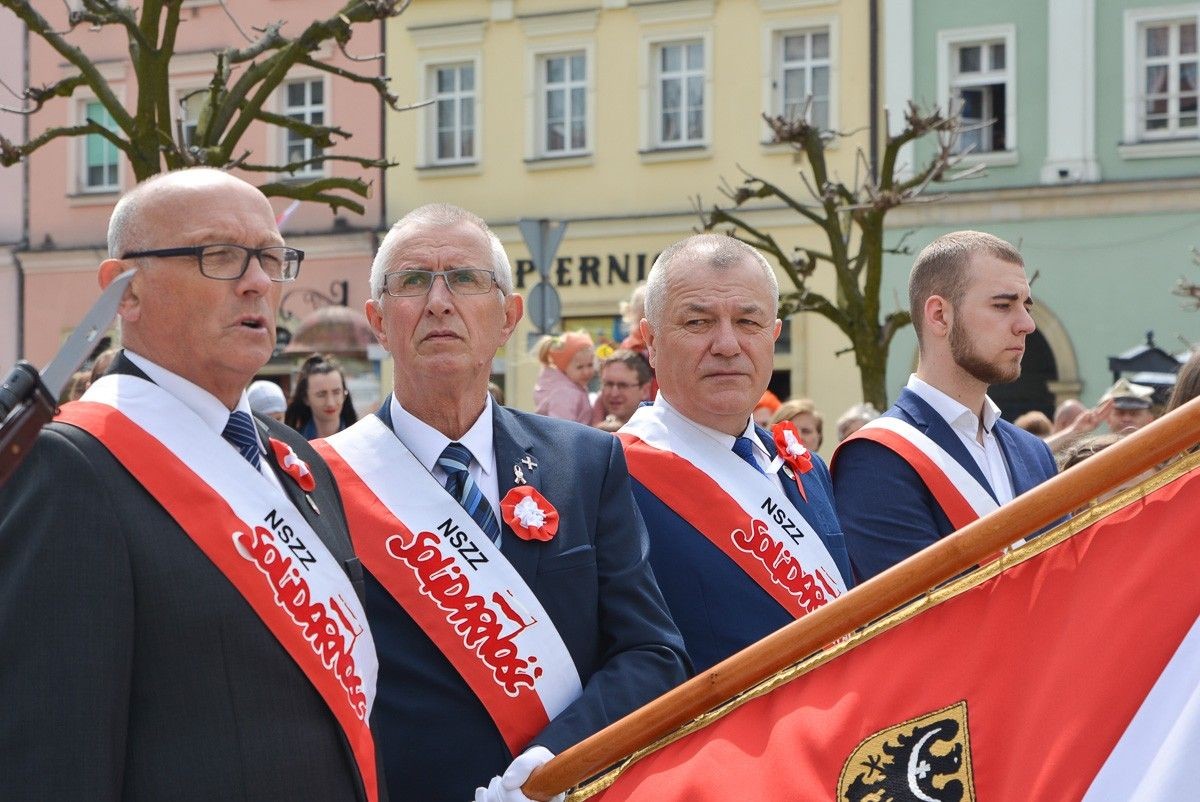 Święto Flagi Rzeczypospolitej Polskiej na bolesławieckim rynku