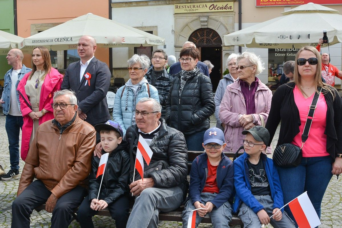 Święto Flagi Rzeczypospolitej Polskiej na bolesławieckim rynku