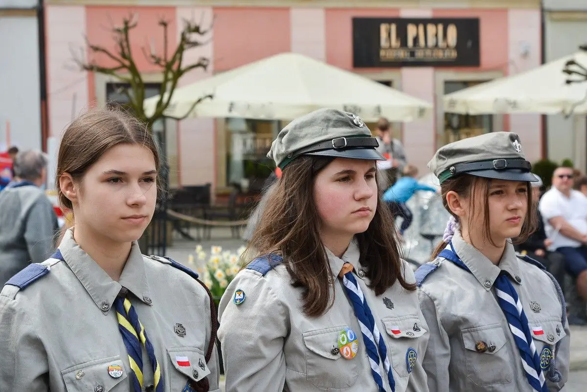 Święto Flagi Rzeczypospolitej Polskiej na bolesławieckim rynku