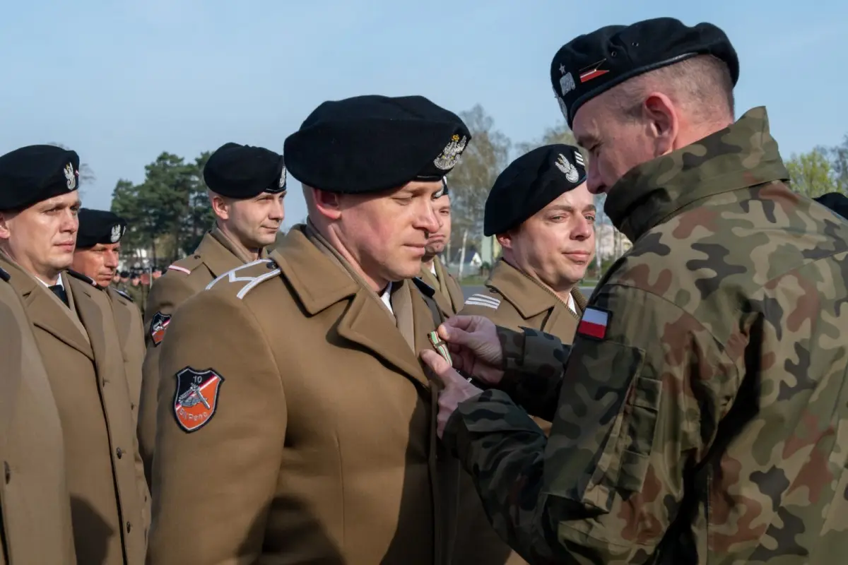 Uroczystość w 10 Brygadzie Kawalerii Pancernej w Świętoszowie
